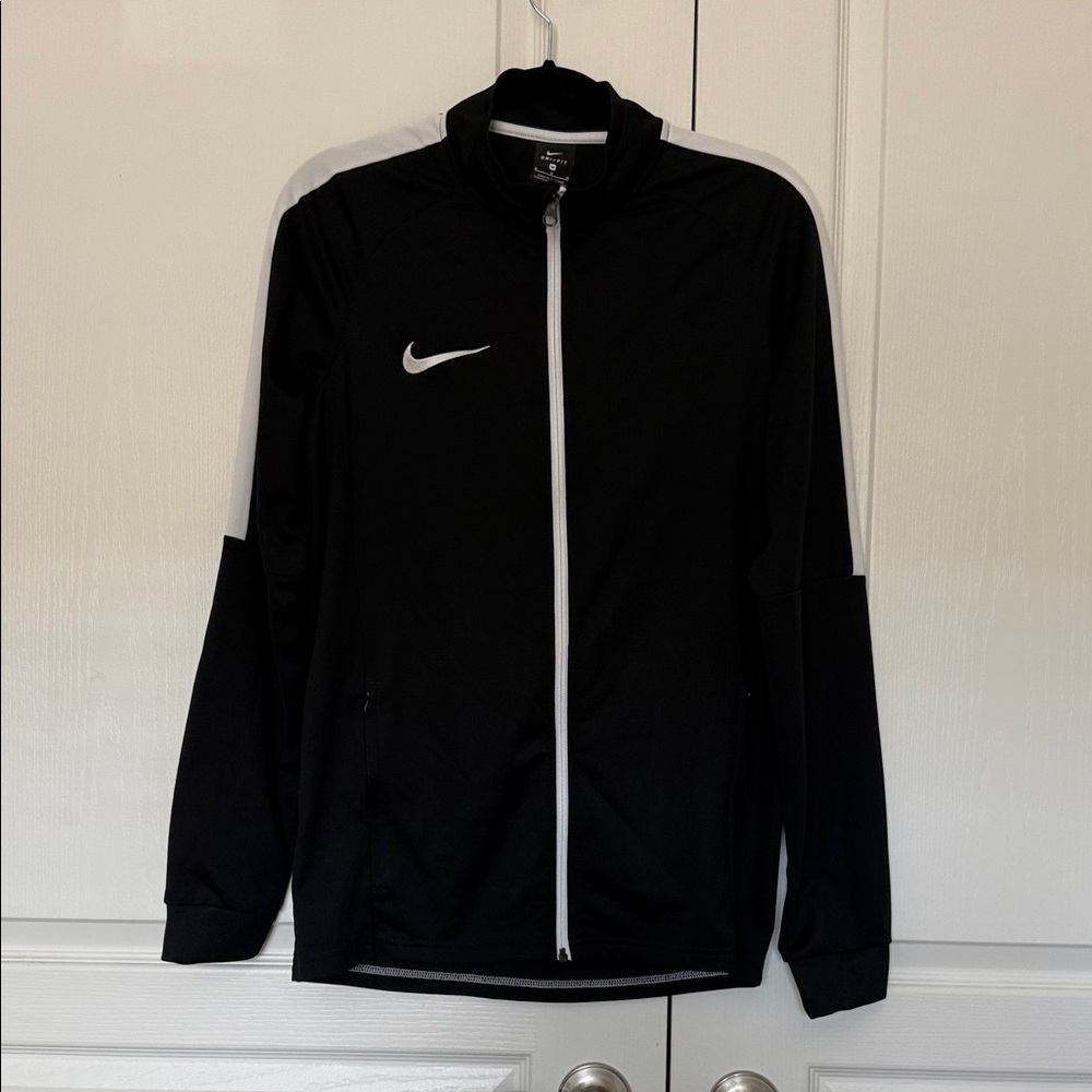 Nike Men's Black and White Windbreaker